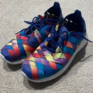 Nike Rainbow Roshe Size 6